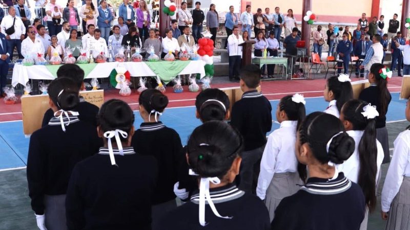 Recorre diputado Pável Gaspar planteles de Ahuatlán, para evaluar infraestructura