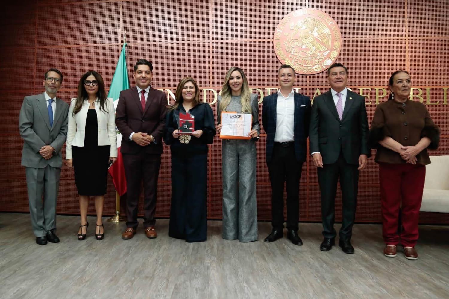 Recibe Ayuntamiento de Puebla premio por guías de protección de datos y prevención digital