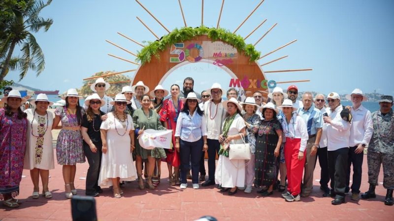Participa Puebla en Ventana México con artesanías, talavera y mezcal
