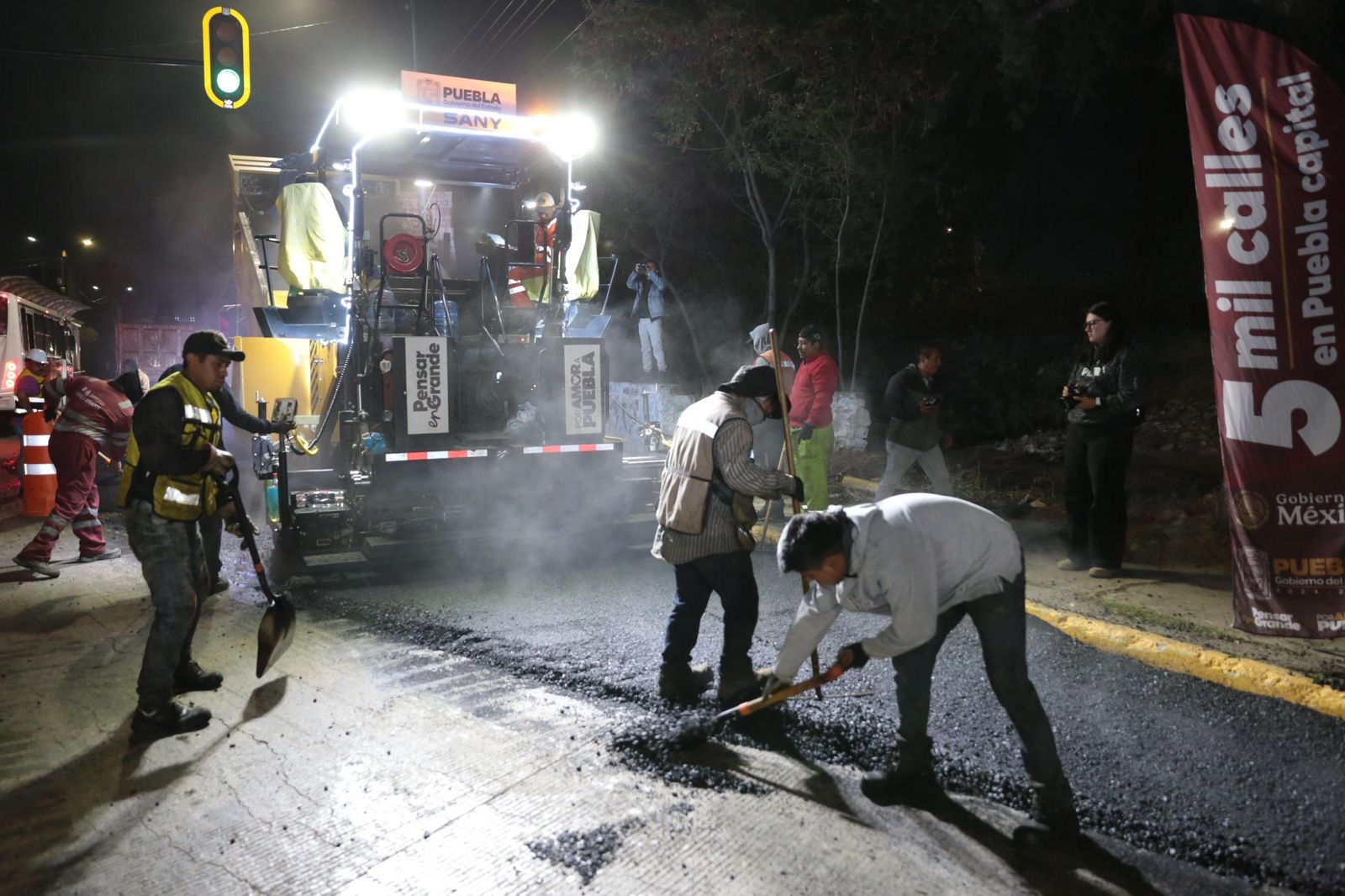Continúa rehabilitación de Diagonal Defensores en Puebla capital