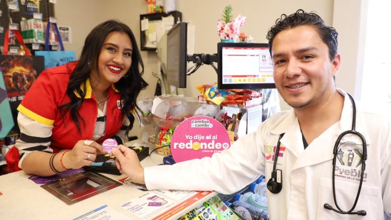 Recibe DIF Puebla Capital estafeta de OXXO para financiar “Médico Imparable”