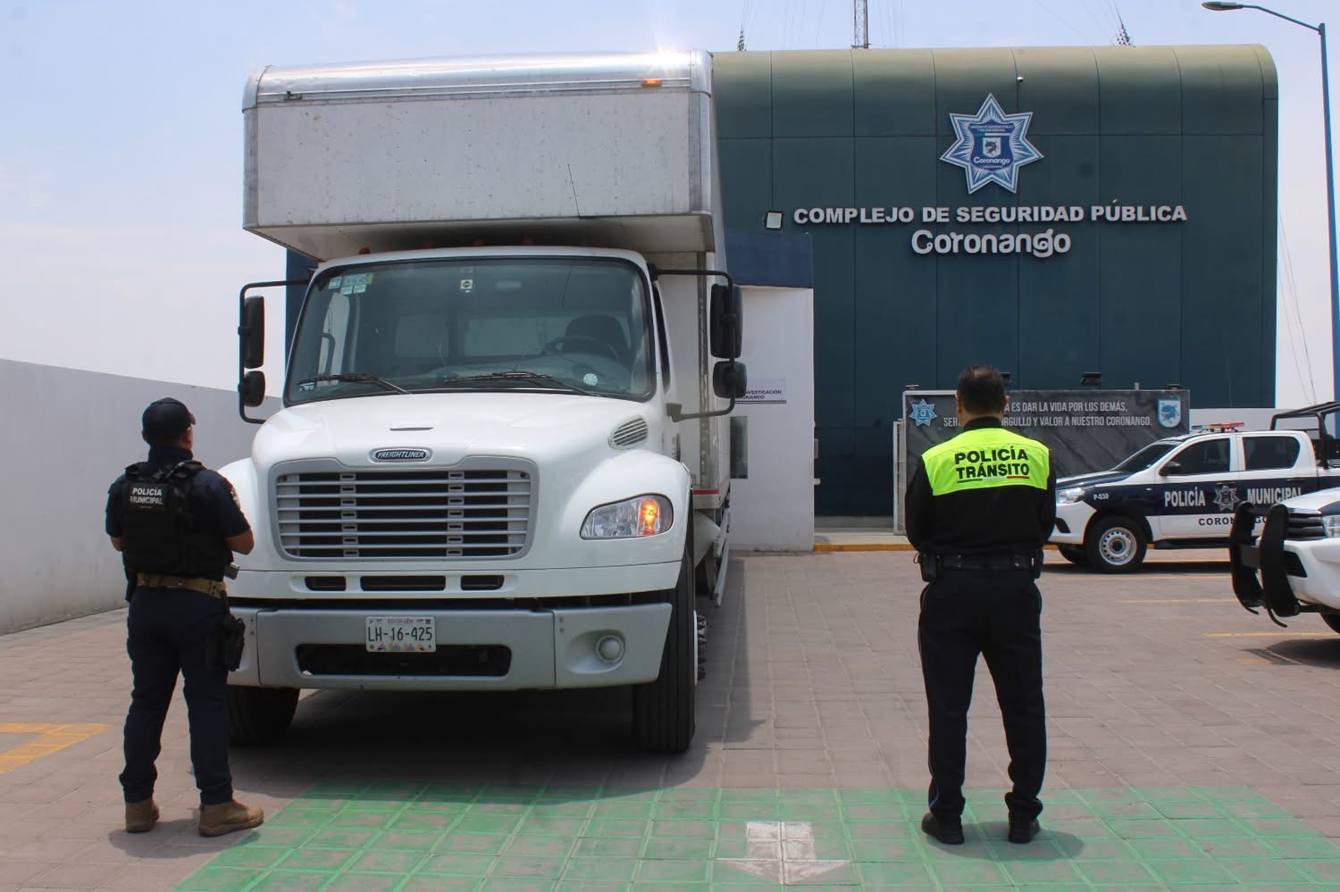 Recupera policía de Coronango tractocamión robado; localizan ileso a conductor
