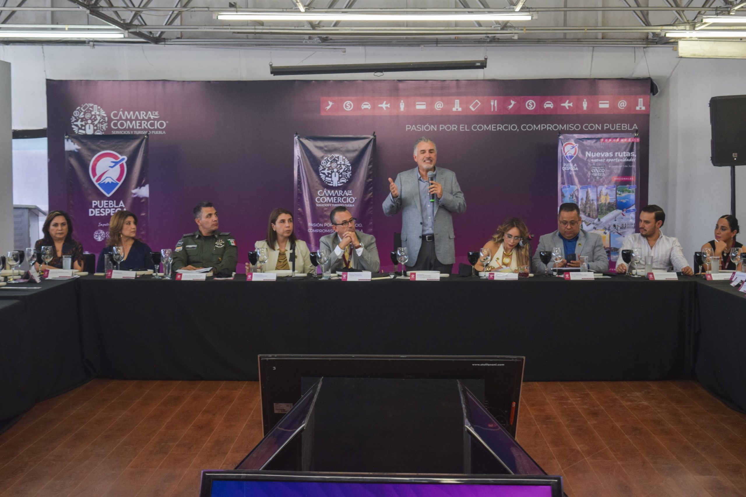 Presenta Ayuntamiento de Puebla estrategia de seguridad con IA a CANACO