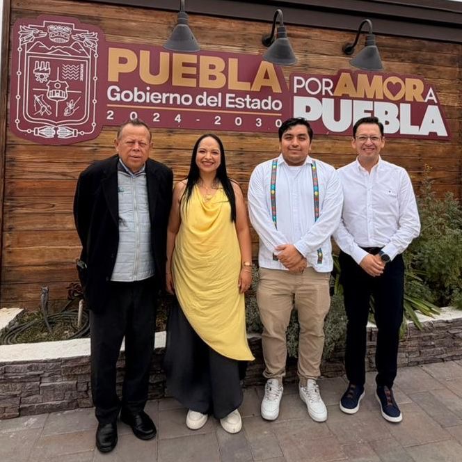 Se reúne Liz Sánchez con migrantes poblanos en Los Ángeles