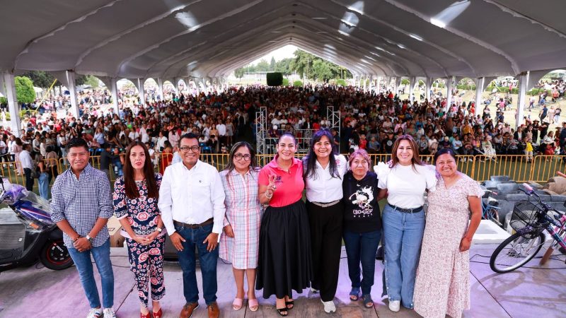 Celebra Lupita Cuautle en San Andrés Cholula a mamás con convivencia familiar