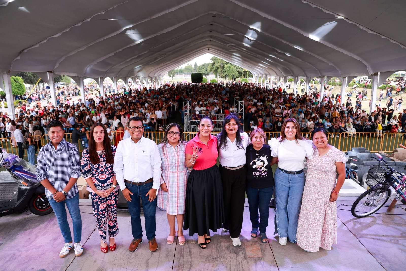 Celebra Lupita Cuautle en San Andrés Cholula a mamás con convivencia familiar